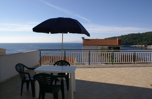 Milna Apartment | Studio flat with terrace and sea view Milna, Hvar (AS-3074-a)