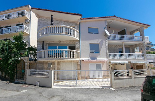 Stanici Apartment | Studio flat with terrace and sea view Stanići, Omiš (AS-19941-c)