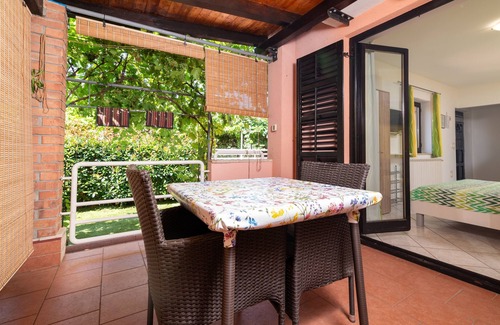 Stinjan Apartment | Studio flat with terrace Štinjan, Pula (AS-24743-a)