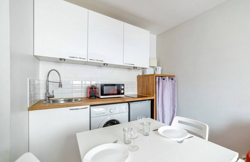 Feuillat Desgenettes Apartment | Studio Folleto - Welkeys