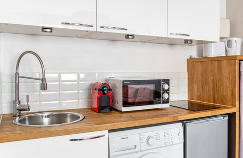 Feuillat Desgenettes Apartment | Studio Folleto - Welkeys