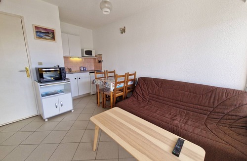 Port District Apartment | Studio for 4 with Wifi & Pets in Châtelaillon-Plage
