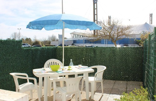 Port District Apartment | Studio for 4 with Wifi & Pets in Châtelaillon-Plage