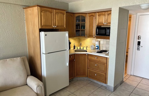 Daytona Beach Shores Condo | Studio for 2 with Breathtaking View with A/C