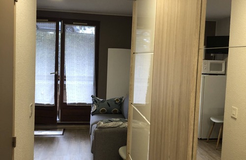 Saint-Leger-les-Melezes Apartment | Studio for 6 near the ski slopes