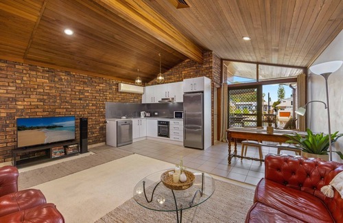 Port Macquarie Cottage | Studio Fran - Port Macquarie canals