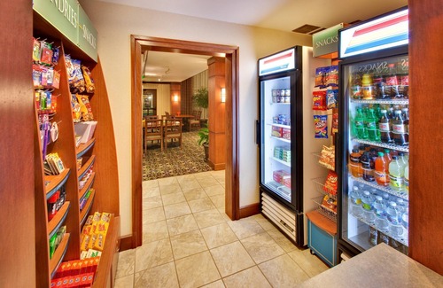 Davenport Apartment | Studio | Free Breakfast, Indoor Pool & Hot Tub