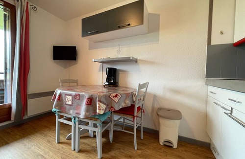 Laveissiere Apartment | Studio Griou n°98 4P