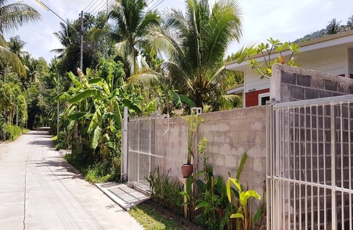 Thong Krut Apartment | Studio house with private area near Taling Ngam Beach