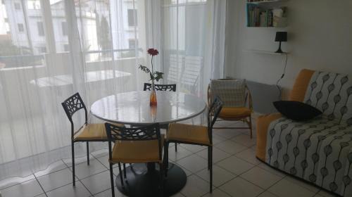 Ciboure Apartment | studio idéal couple 2 enfants, bien situé, calme