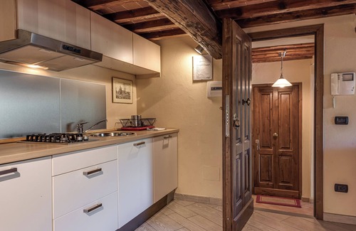 San Martino alla Palma Apartment | Studio 'Il Poderaccio Tramontana' with Shared Pool, Wi-Fi and Air Conditioning