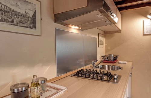 San Martino alla Palma Apartment | Studio 'Il Poderaccio Tramontana' with Shared Pool, Wi-Fi and Air Conditioning