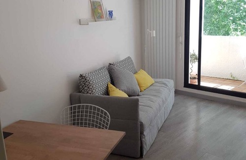 Ciboure Apartment | Studio in a green setting 800 m from the beach