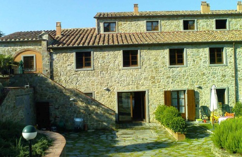 Cortona Apartment | Studio in a Luxury Holiday House at the foot of the hill of Cortona