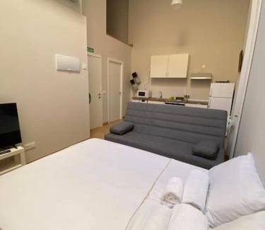 Guindalera Apartment | Studio in Barrio Salamanca (D)