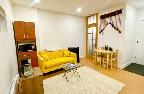 Griffintown Apartment | Studio in downtown Montreal