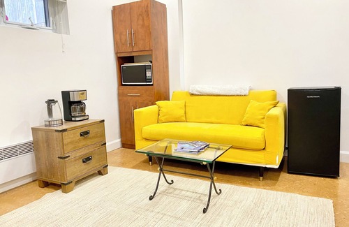 Griffintown Apartment | Studio in downtown Montreal