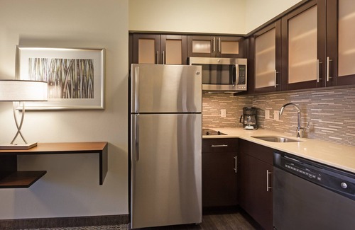 Spring Branch West Apartment | Studio in Houston's Energy Corridor | Free Breakfast + 24 Hour Business Center