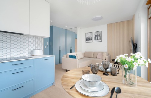 Grunwald Apartment | Studio in Poznań With Garden by Renters