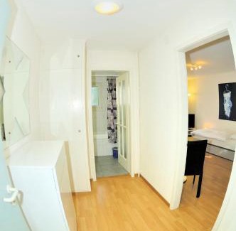 District 6 Apartment | Studio in the heart of Zurich - Crown 24