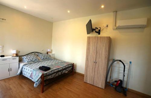 Montagnac-Montpezat Apartment | Studio Indépendant Douceur Provençale