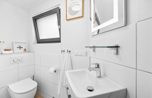 Kaufungen Apartment | Studio! King Size Bett Autobahn Parkplatz