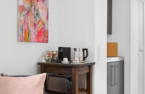 Kaufungen Apartment | Studio! King Size Bett Autobahn Parkplatz