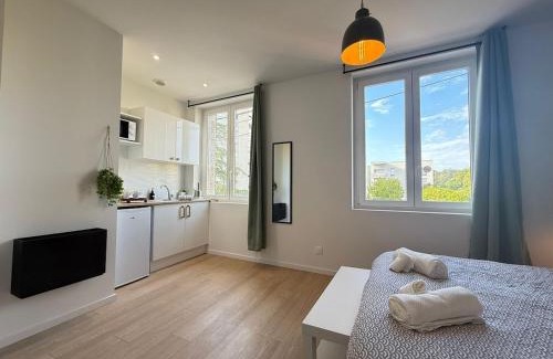 Parilly Apartment | Studio L'émeraude NEW Cozy - Gare Parilly