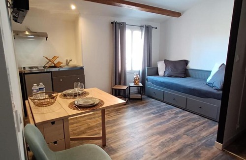 La Crau Apartment | Studio LA MOUTONNE tt équipé 20 m2 10mn plages- hyeres - TRES CALME-
