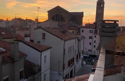 Chioggia Apartment | Studio 'Laguna Blu' with Shared Terrace, Wi-Fi and Air Conditioning