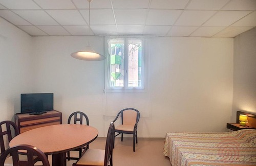 Lamalou-les-Bains Apartment | Studio Lamalou-les-Bains, 1 pièce, 2 personnes - FR-1-451-78