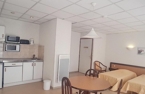 Lamalou-les-Bains Apartment | Studio Lamalou-les-Bains, 1 pièce, 2 personnes - FR-1-451-81