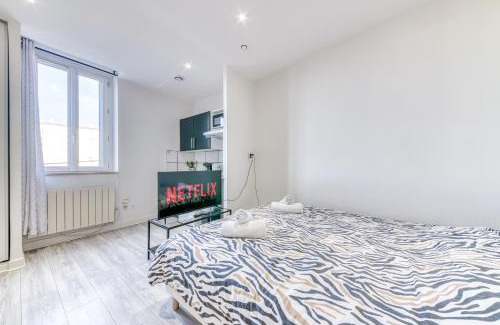 Parilly Apartment | Studio Le Rayon NEUF & Cosy - Gare Parilly