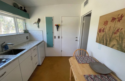 Sam Hughes Apartment | Studio located in historic neighborhood, half mile from U of A.