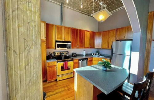 Cedar Falls Apartment | Studio Loft Above Main Street Cedar Falls! Free Downtown Parking!