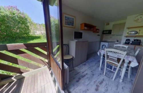 Les Rousses Apartment | Studio lumineux avec loggia et parking aux Rousses - FR-1-834-3