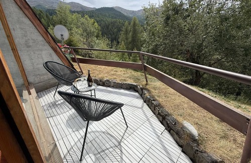 Gressan Apartment | Studio 'Ma Chérie-Lumière' with Mountain View and Balcony