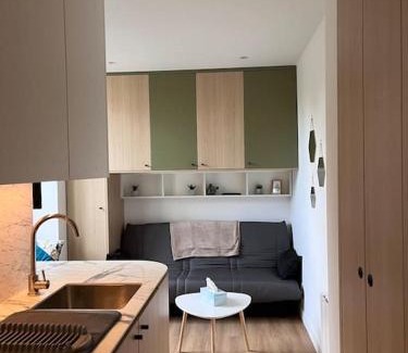 Melun Apartment | Studio Melun Peaceful Area 5 min to Train Station