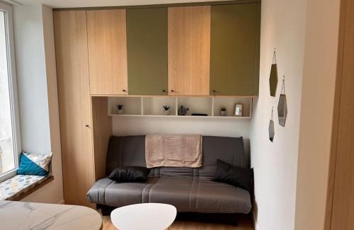 Melun Apartment | Studio Melun Peaceful Area 5 min to Train Station
