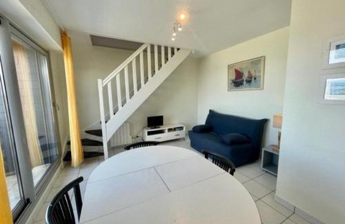 Quiberon Apartment | Studio mezzanine à Quiberon - 4 pers, 2 balcons, parking, animaux acceptés - FR-1-478-67