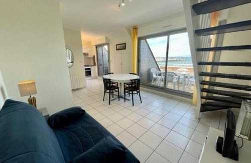 Quiberon Apartment | Studio mezzanine à Quiberon - 4 pers, 2 balcons, parking, animaux acceptés - FR-1-478-67