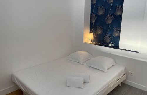 6th Arrondissement Apartment | Studio moderne et lumineux, proche Tete d Or, Lyon