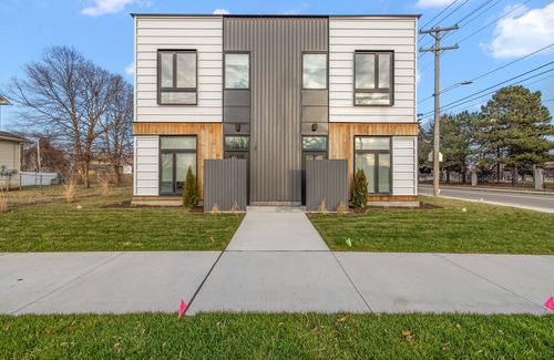 Detroit Apartment | Studio Monthly & Daily Rental For Traveling Professionals,Corporate & Student's