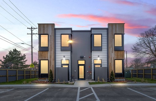 Detroit Apartment | Studio Monthly & Daily Rental For Traveling Professionals,Corporate & Student's