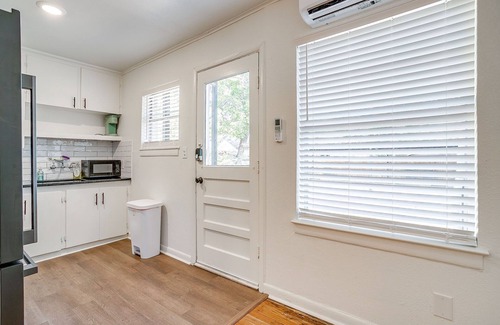 Monticello House | Studio Near 7th Street & Dickies Arena
