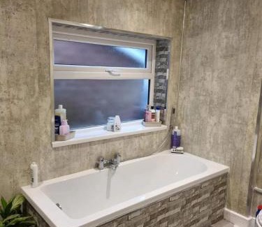 Sunderland Apartment | Studio Near Beach Garden Parking PetsOK