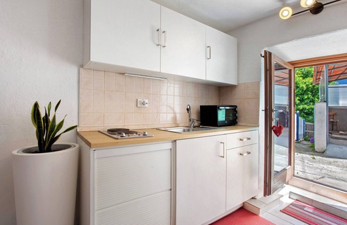 Villair-Amerique Apartment | Studio 'Nel Cuore Della Via Francigena' with Mountain View and Private Garden