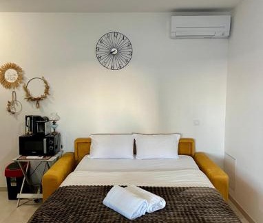 Valergues Apartment | Studio neuf avec acces piscine