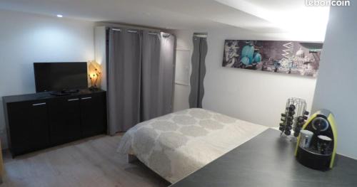 Fontenay-le-Comte Apartment | Studio Neuf avec courette privative