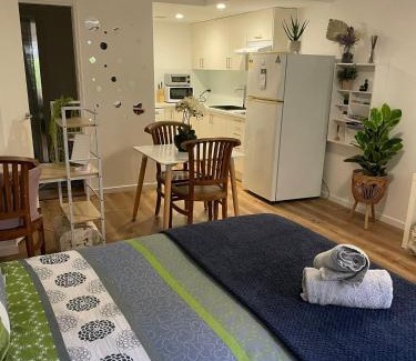 Robina Apartment | Studio Next to Bond University